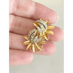 Vintage Gold Tone and Rhinestone Flower Clip on Earrings